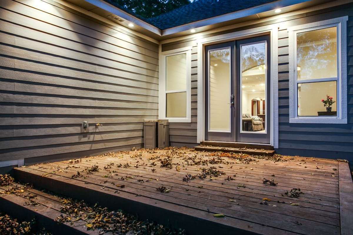 Siding and trim detail at the side of the house.